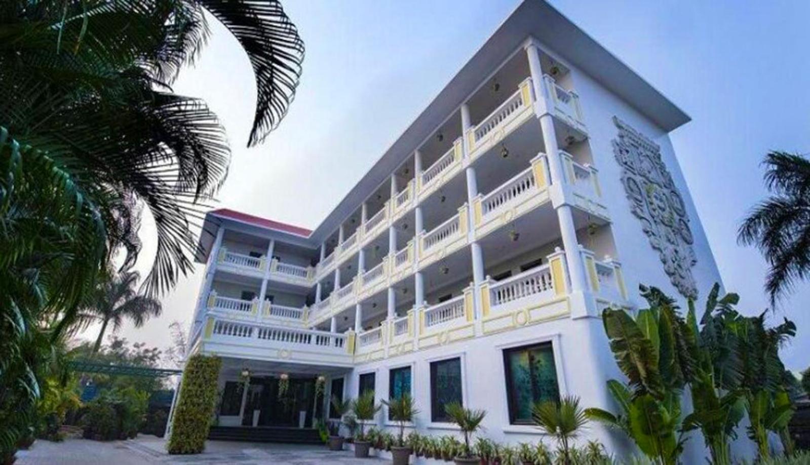 Hotel Royal Retreat サンバルプル エクステリア 写真