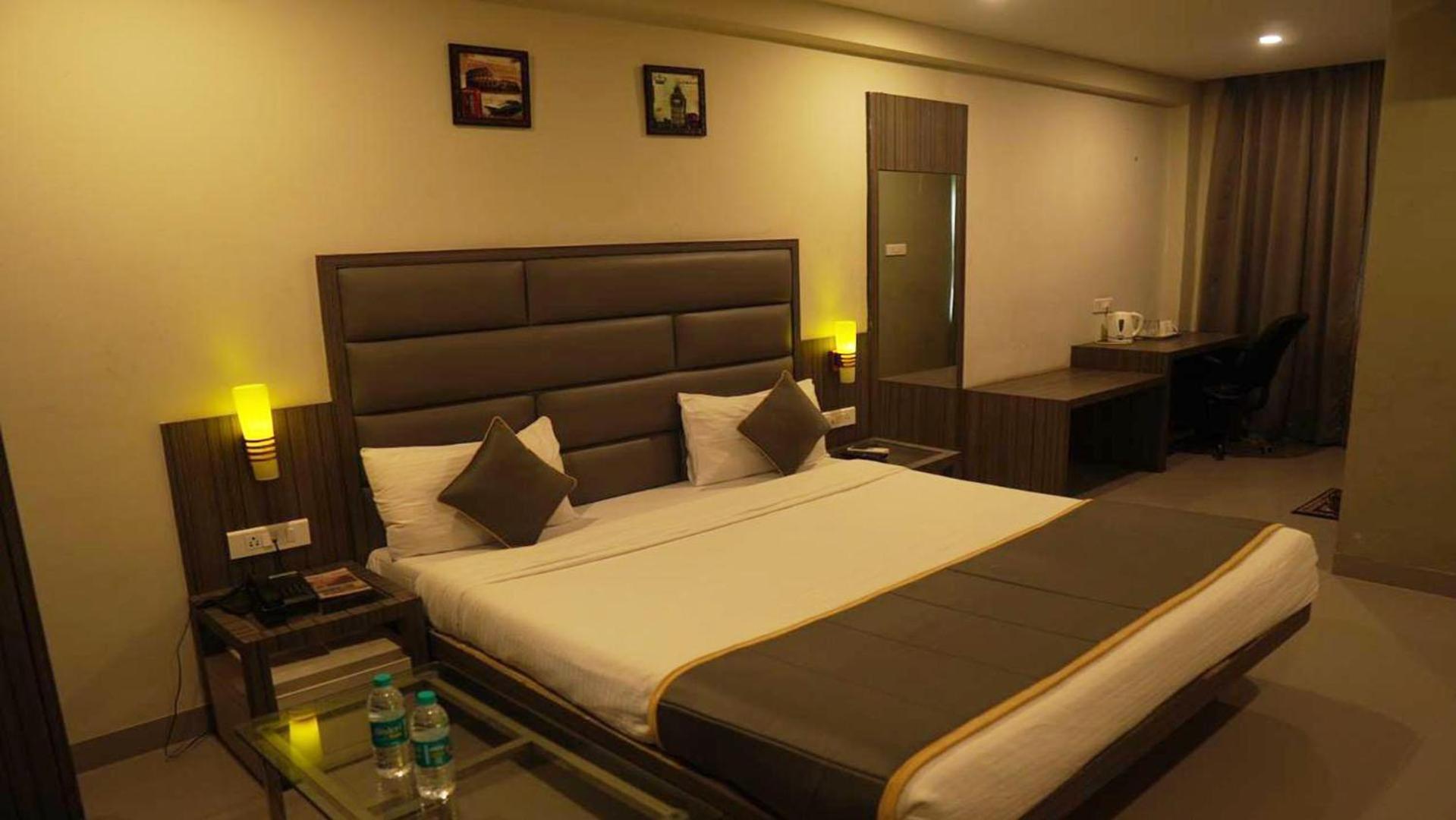 Hotel Royal Retreat サンバルプル エクステリア 写真