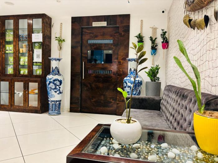 Hotel Royal Retreat サンバルプル エクステリア 写真